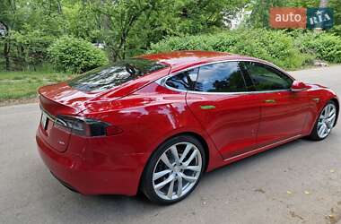 Лифтбек Tesla Model S 2016 в Киеве