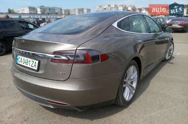 Лифтбек Tesla Model S 2016 в Черкассах