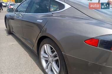 Лифтбек Tesla Model S 2016 в Черкассах
