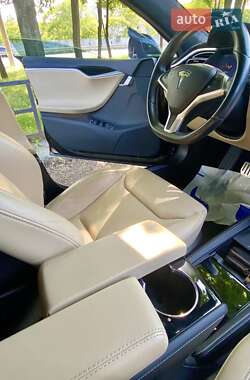 Лифтбек Tesla Model S 2015 в Днепре