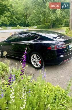 Tesla Model S 2015