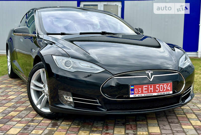 Лифтбек Tesla Model S 2013 в Сарнах
