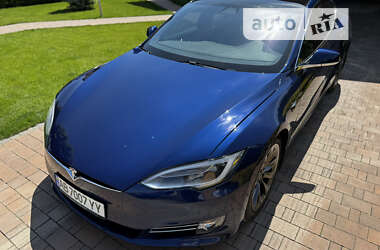 Лифтбек Tesla Model S 2017 в Виннице