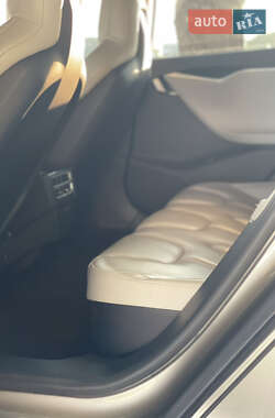 Лифтбек Tesla Model S 2015 в 