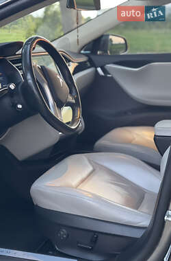 Лифтбек Tesla Model S 2015 в 
