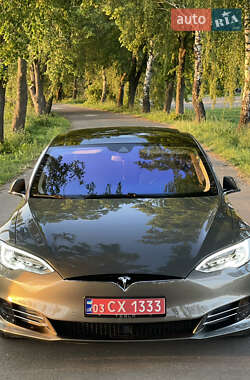 Лифтбек Tesla Model S 2015 в 