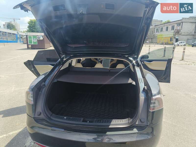 Лифтбек Tesla Model S 2013 в Харькове фото 10 Лифтбек Tesla Model S 2013 в Харькове