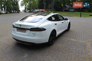 Ліфтбек Tesla Model S 2015 в Львові
