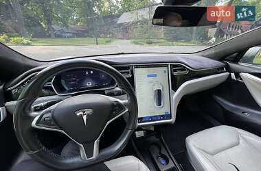 Ліфтбек Tesla Model S 2015 в Львові