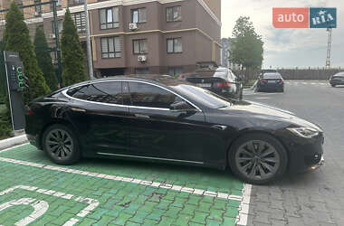 Лифтбек Tesla Model S 2016 в Киеве