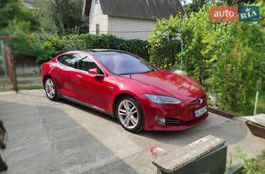 Tesla Model S 2015