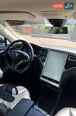 Лифтбек Tesla Model S 2014 в 