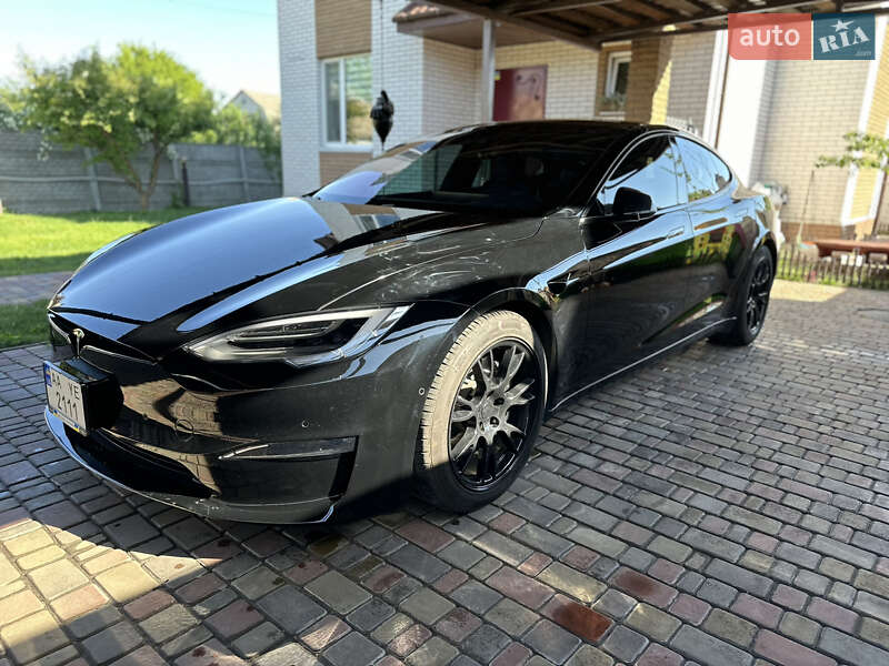 Лифтбек Tesla Model S 2022 в Киеве