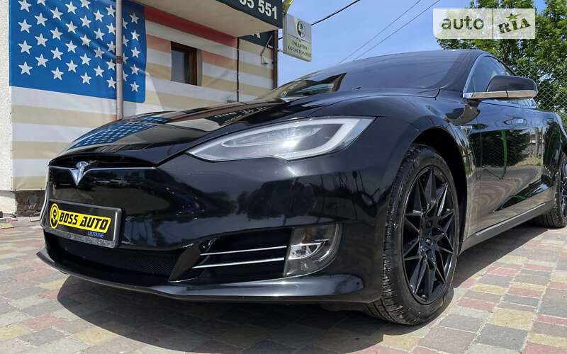 Ліфтбек Tesla Model S 2014 в Стрию