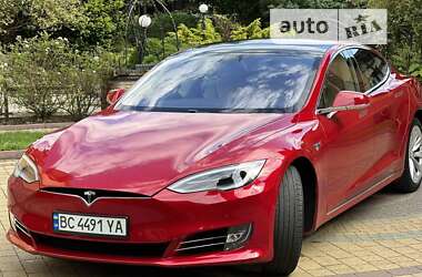 Ліфтбек Tesla Model S 2017 в Львові