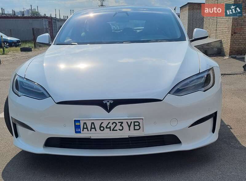 Tesla Model S 2021