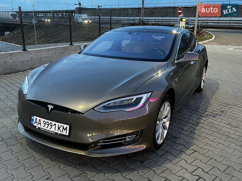 Лифтбек Tesla Model S 2015 в Киеве фото 3 Лифтбек Tesla Model S 2015 в Киеве