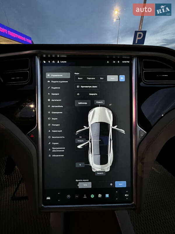 Лифтбек Tesla Model S 2015 в Киеве фото 22 Лифтбек Tesla Model S 2015 в Киеве