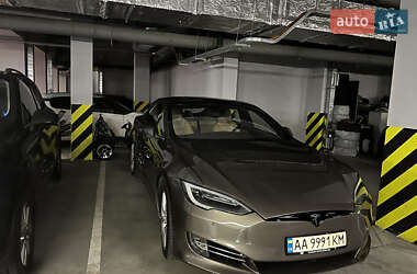 Ліфтбек Tesla Model S 2015 в 