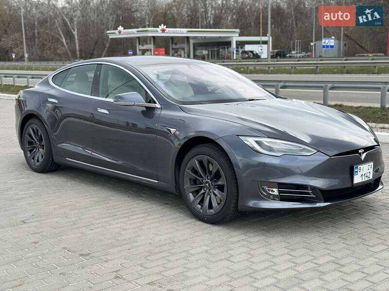 Ліфтбек Tesla Model S 2020 в Полтаві