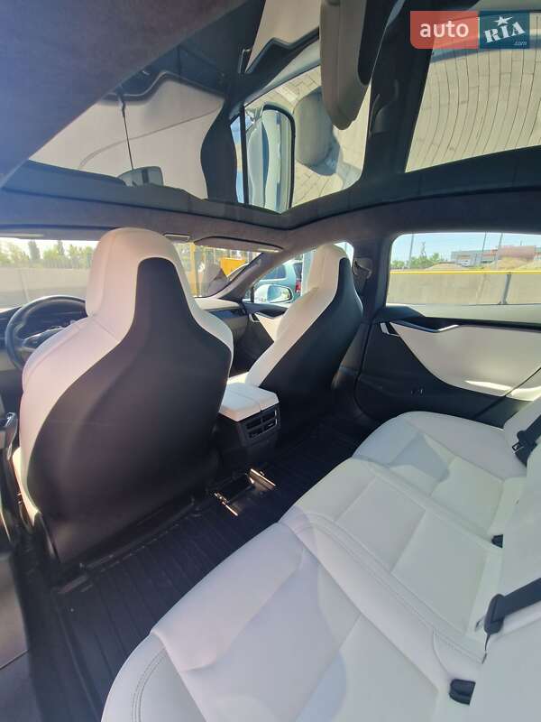 Ліфтбек Tesla Model S 2019 в Первомайську фото 21 Ліфтбек Tesla Model S 2019 в Первомайську