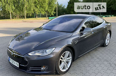 Лифтбек Tesla Model S 2015 в Ивано-Франковске