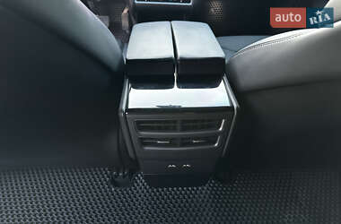 Ліфтбек Tesla Model S 2018 в 