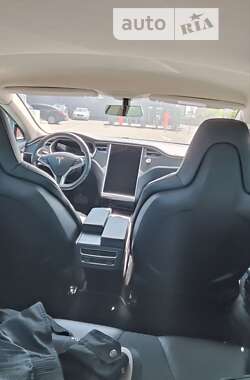 Лифтбек Tesla Model S 2013 в 
