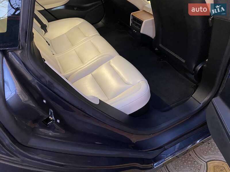 Ліфтбек Tesla Model S 2020 в Полтаві