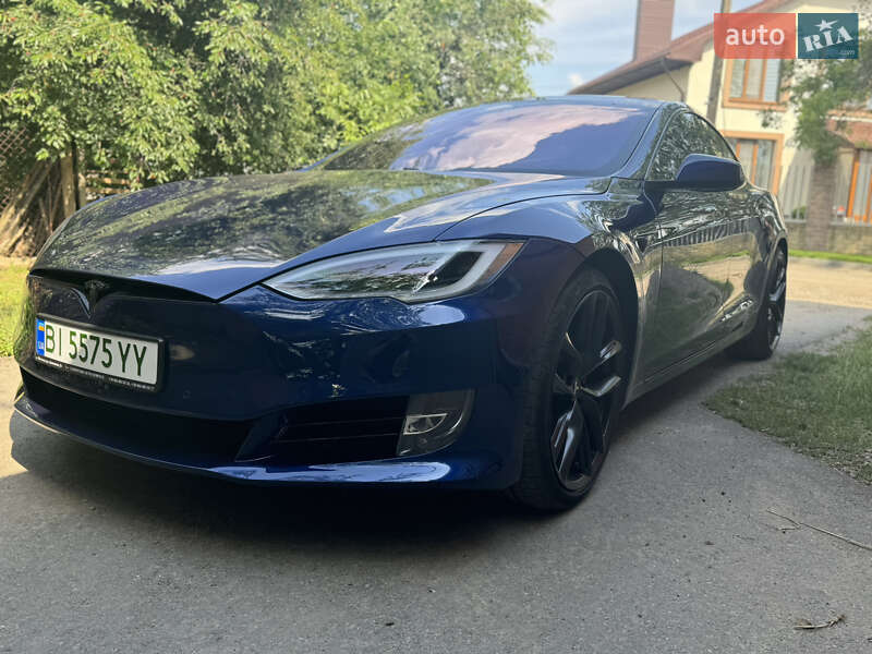 Ліфтбек Tesla Model S 2018 в Полтаві