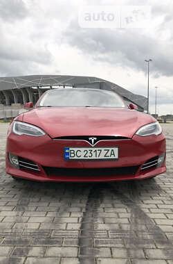 Ліфтбек Tesla Model S 2014 в Львові