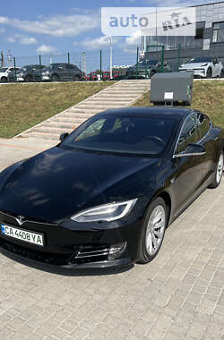 Ліфтбек Tesla Model S 2018 в Звенигородці