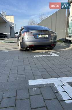 Лифтбек Tesla Model S 2017 в Ивано-Франковске