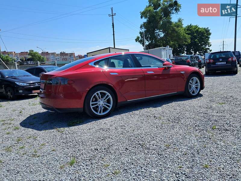 Лифтбек Tesla Model S 2014 в Ровно