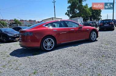 Лифтбек Tesla Model S 2014 в 