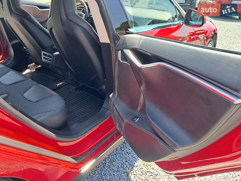 Лифтбек Tesla Model S 2014 в Ровно