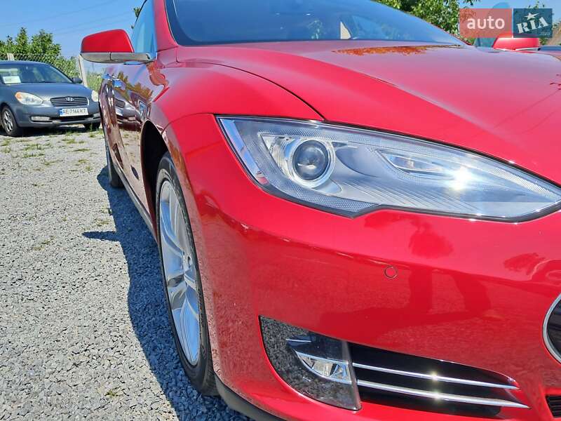 Лифтбек Tesla Model S 2014 в Ровно