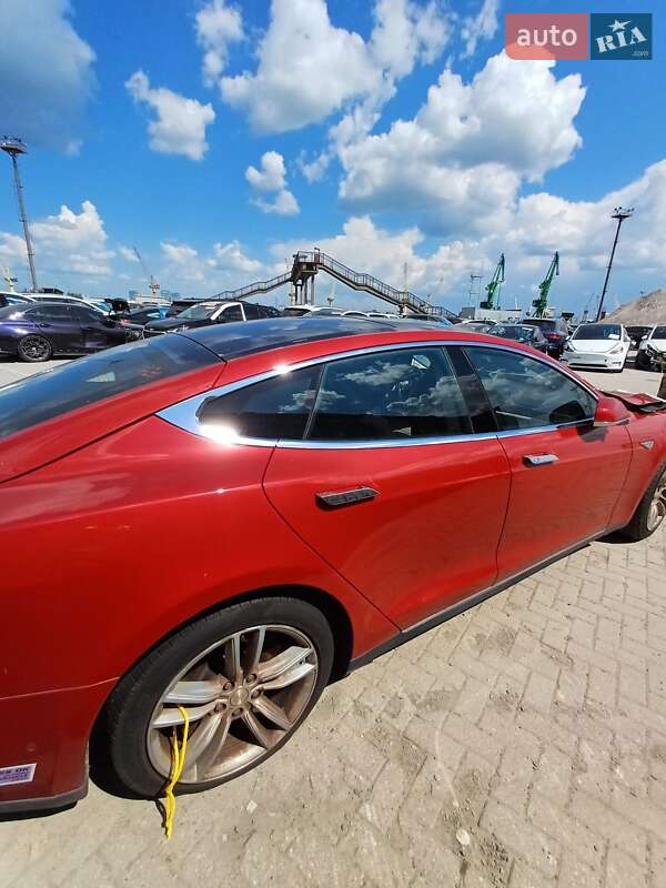 Ліфтбек Tesla Model S 2016 в Дніпрі