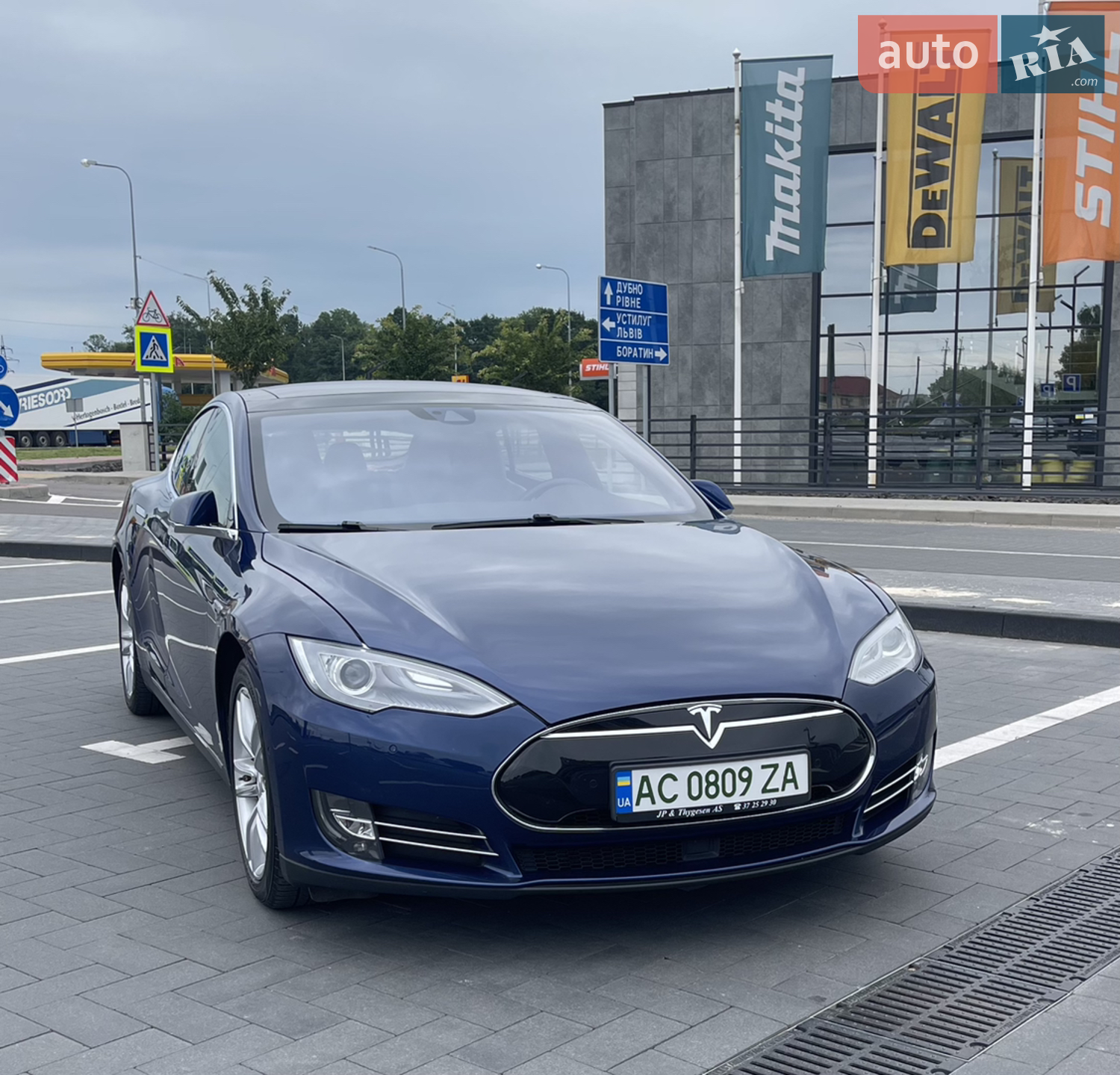 2015 Tesla Model S - мініатюра 3