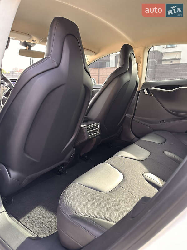Лифтбек Tesla Model S 2014 в Ровно фото 15 Лифтбек Tesla Model S 2014 в Ровно