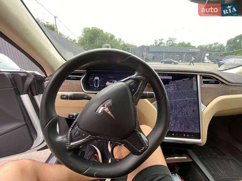 Ліфтбек Tesla Model S 2017 в Запоріжжі
