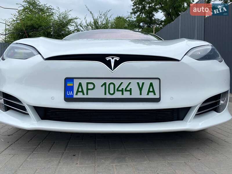 Ліфтбек Tesla Model S 2017 в Запоріжжі