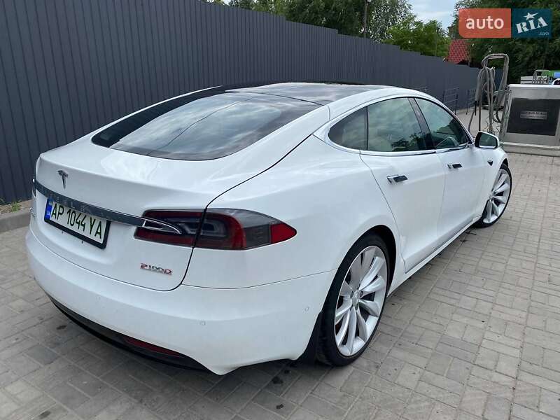 Ліфтбек Tesla Model S 2017 в Запоріжжі