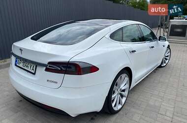 Ліфтбек Tesla Model S 2017 в 