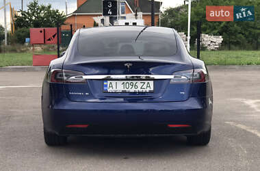 Лифтбек Tesla Model S 2017 в 