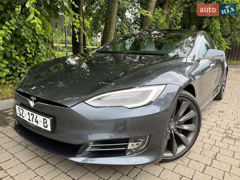 Лифтбек Tesla Model S 2018 в Львове