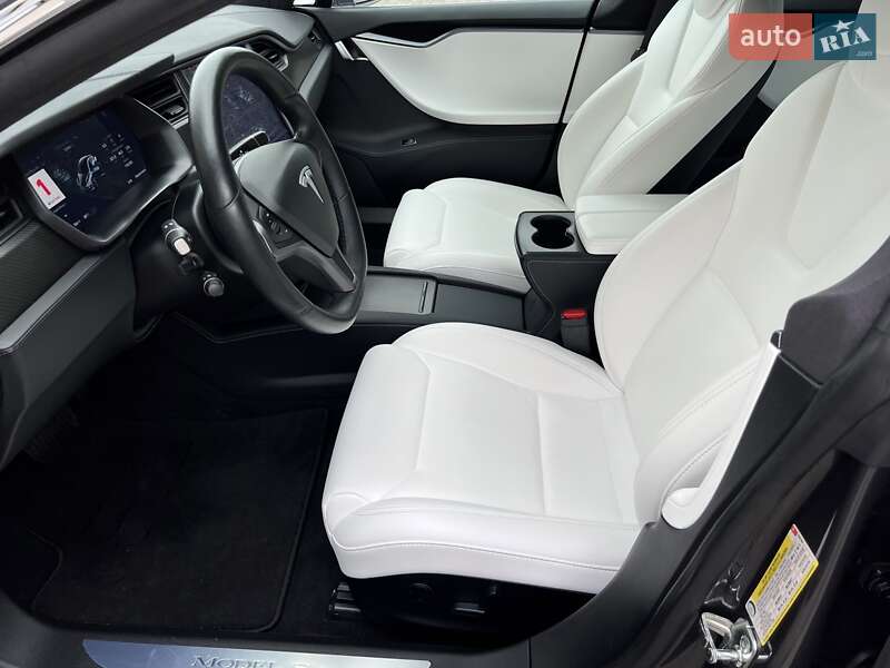 Лифтбек Tesla Model S 2018 в Львове