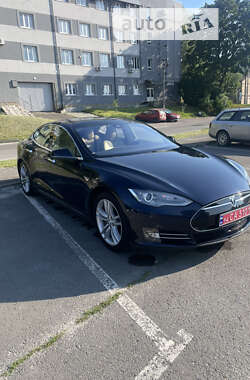 Tesla Model S 2015