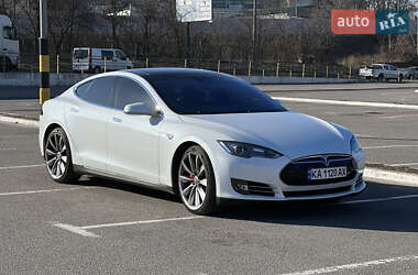 Лифтбек Tesla Model S 2015 в Киеве