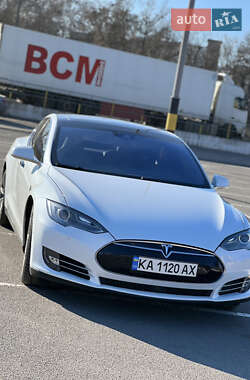 Лифтбек Tesla Model S 2015 в Киеве